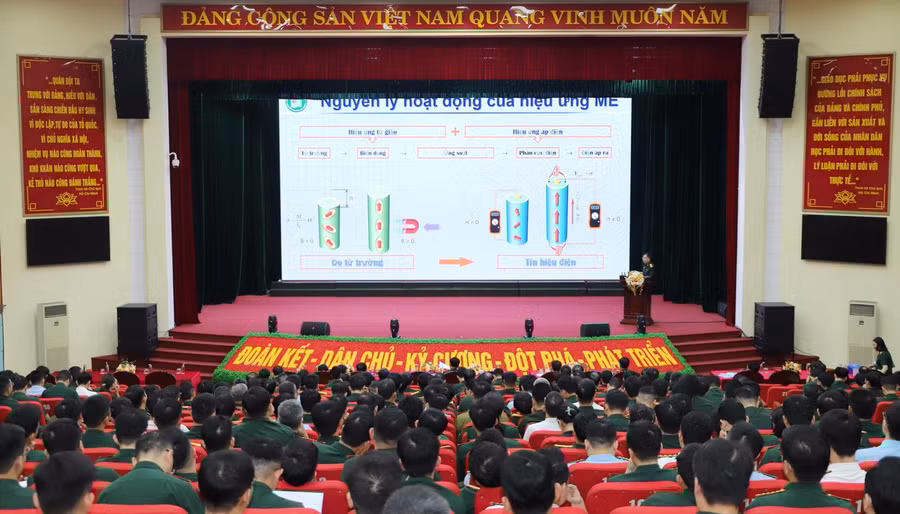 Toàn cảnh hội nghị.