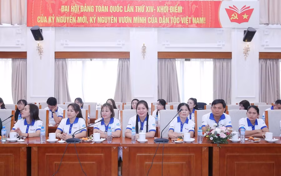 chiasecungthayco.jpg