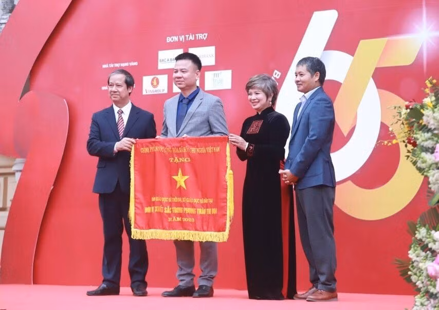 tang-co-1-1.jpg