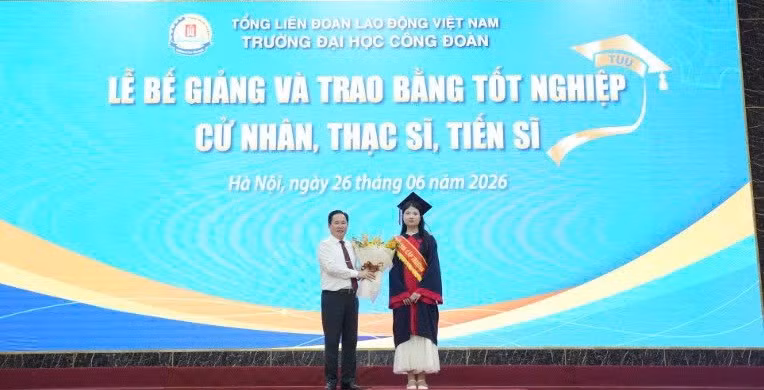 daihoccongdoanjpg3.jpg