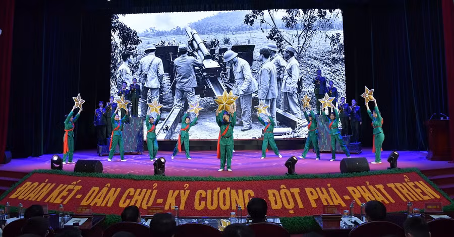 tansinhvienjpg5.jpg