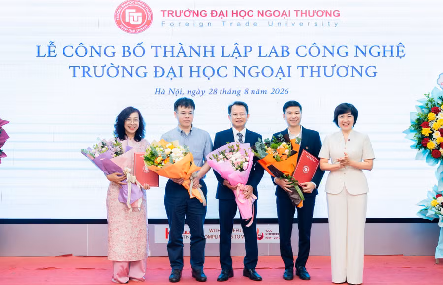 Các thành viên của Lab Công nghệ Trường Đại học Ngoại Thương. 