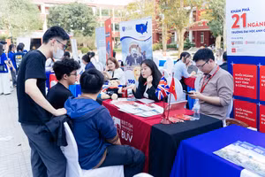 Các điểm tư vấn tuyển sinh được nhiều học sinh quan tâm và tham gia