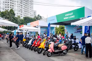 Sự kiện “Đổi xăng lấy điện - Cùng VinFast kiến tạo tương lai xanh” diễn ra tại công viên Gia Định (Gò Vấp, TPHCM) trong 2 ngày 14-15/6.