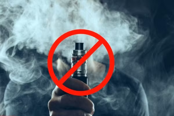 Bộ Y tế đề nghị đưa nội dung cấm đầu tư kinh doanh đối với 'thuốc lá điện tử, thuốc lá nung nóng' vào Điều 6 dự thảo Luật Đầu tư (sửa đổi). Ảnh minh họa 