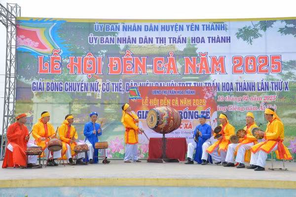 Trống tế là nghi lễ không thể thiếu trong các lễ hội làng quê xứ Nghệ.