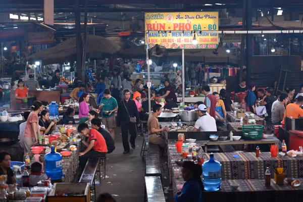 Không gian ẩm thực rộn ràng, ấm áp tại chợ phiên Mèo Vạc.