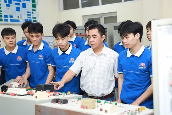 Giờ học, thực hành tại Trường Đại học Thành Đô. Ảnh: NVCC