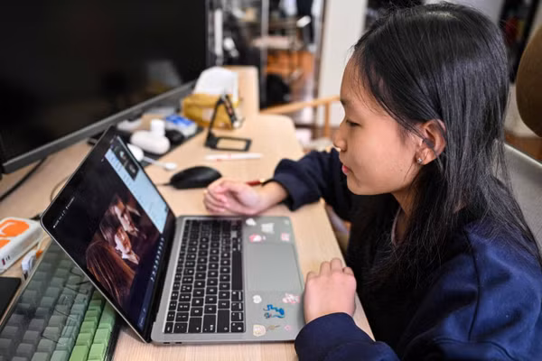 Estella, 14 tuổi, học tại nhà.