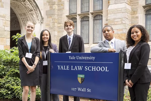 Trường Luật thuộc Đại học Yale, Mỹ.