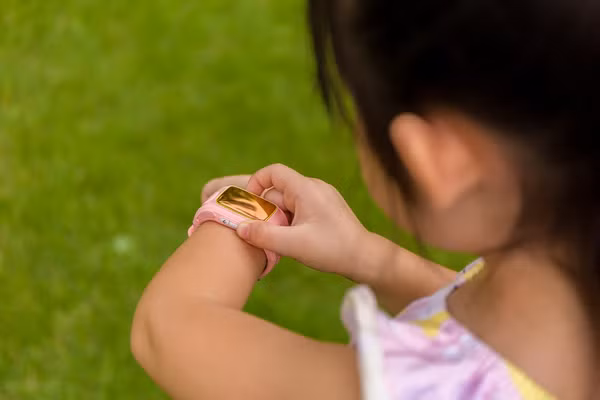 Cha mẹ cần hiểu rõ tính năng của thiết bị.