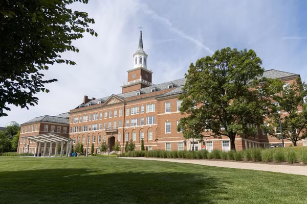 Đại học Cincinnati, Mỹ.