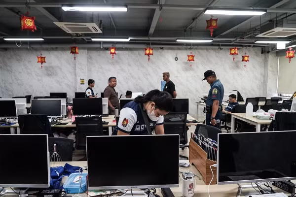 Cảnh sát truy quét một công ty POGO.