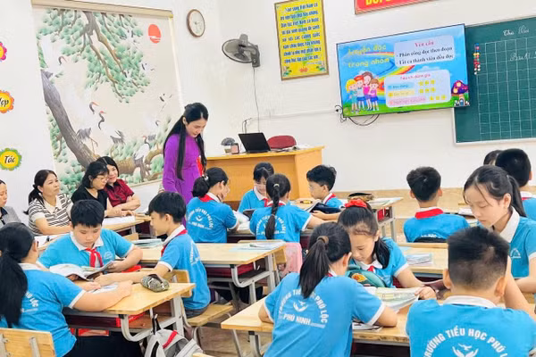Việc số hóa giúp giáo viên Trường Tiểu học Phú Lộc dành nhiều thời gian hơn cho chuyên môn, đổi mới phương pháp dạy học và hỗ trợ học sinh.