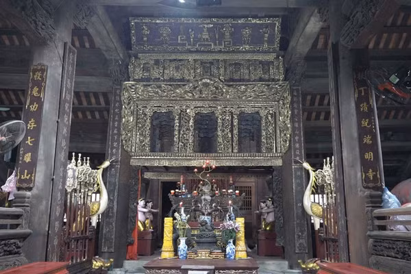 Cửa võng đình Thổ Hà. Ảnh: ITN
