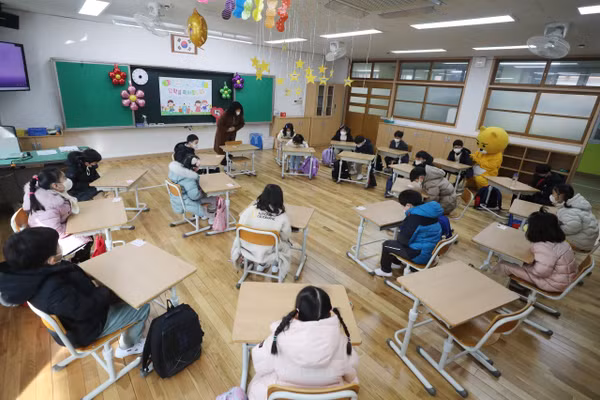 Một tiết học của học sinh tiểu học Hàn Quốc.