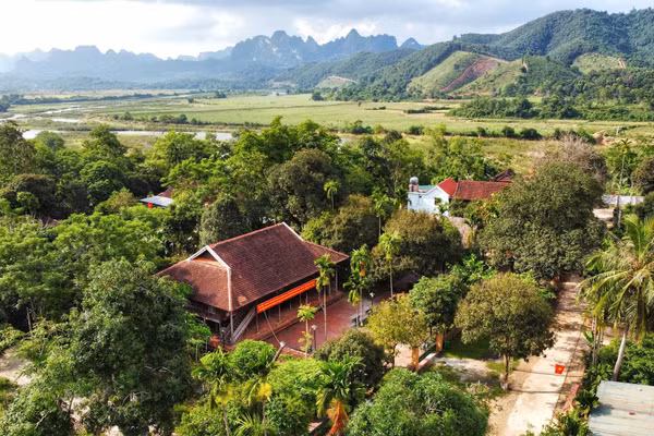 Khuôn viên di tích nhà cụ Vi Văn Khang (xã Môn Sơn, Nghệ An). Ảnh: Nguyễn Cường