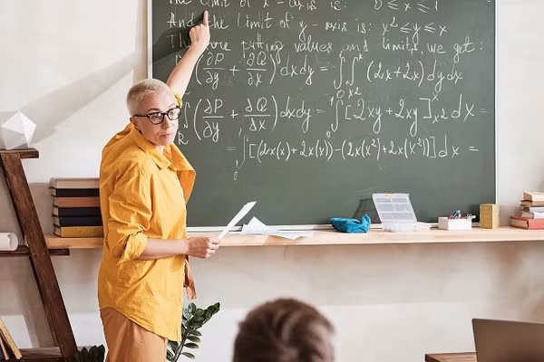Giáo viên EU có xu hướng 'già hóa' về độ tuổi.