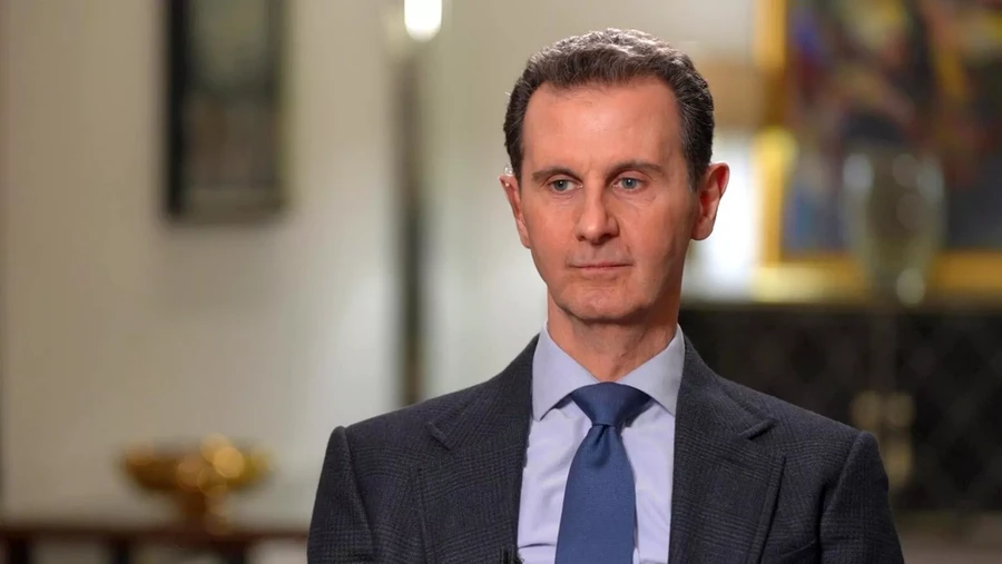 Tổng thống Syria Bashar al-Assad đã từ chức trước khi rời khỏi đất nước.