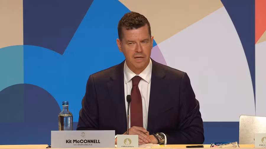 Giám đốc Thể thao của Ủy ban Olympic Quốc tế Kit McConnell tại cuộc họp báo hôm 20/7 về sự tham gia của các VĐV Nga và Belarus tại Olympic Paris 2024.