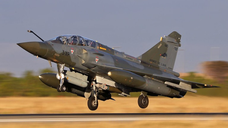 Một chiếc Dassault Mirage 2000D của Không quân Pháp.