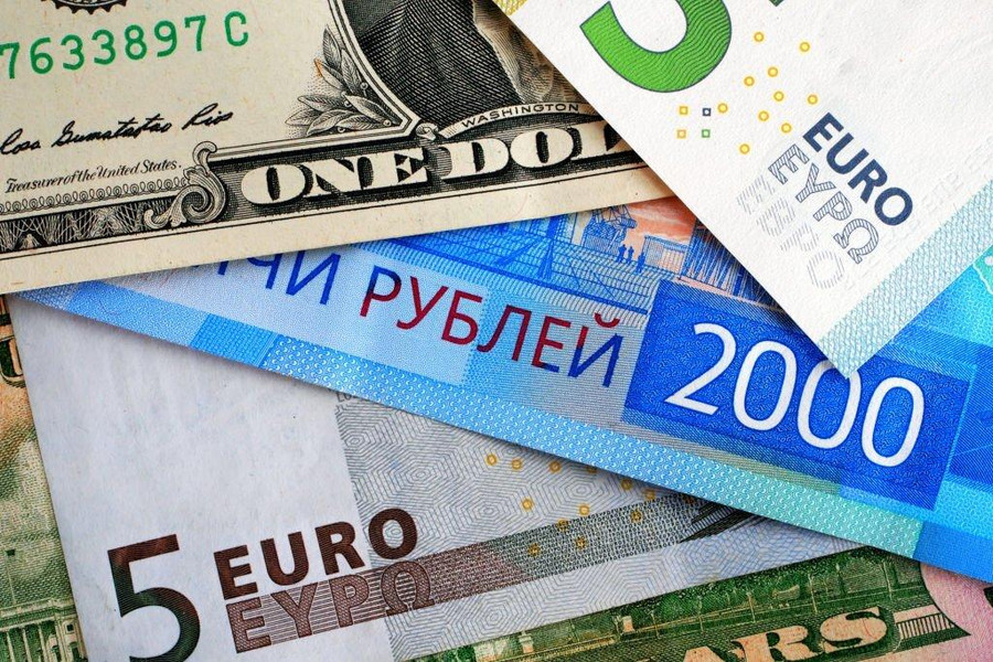 Nga nhập khẩu lượng tiền mặt dollar và euro dù bị cấm vận.T