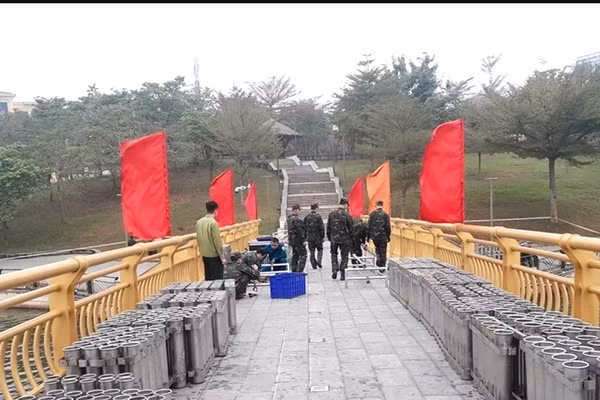 Tại điểm bắn pháo hoa cầu đi bộ - Công viên Văn Lang (phường Việt Trì) sẽ bắn 700 quả pháo tầm cao và 90 giàn pháo tầm thấp.