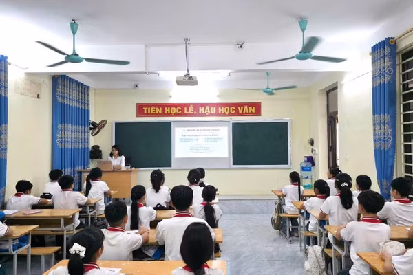 Các trường THCS ở phường Phú Thọ có nhiều chuyển biến tích cực trong công tác giáo dục (ảnh Trường THCS Sa Đéc).