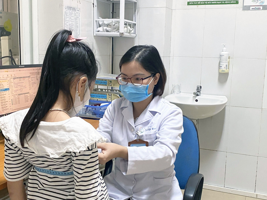 Dậy thì sớm khiến trẻ không phát triển tối ưu về mặt chiều cao, thể chất, cũng như ảnh hưởng không nhỏ tới tâm sinh lý. Ảnh: BVCC