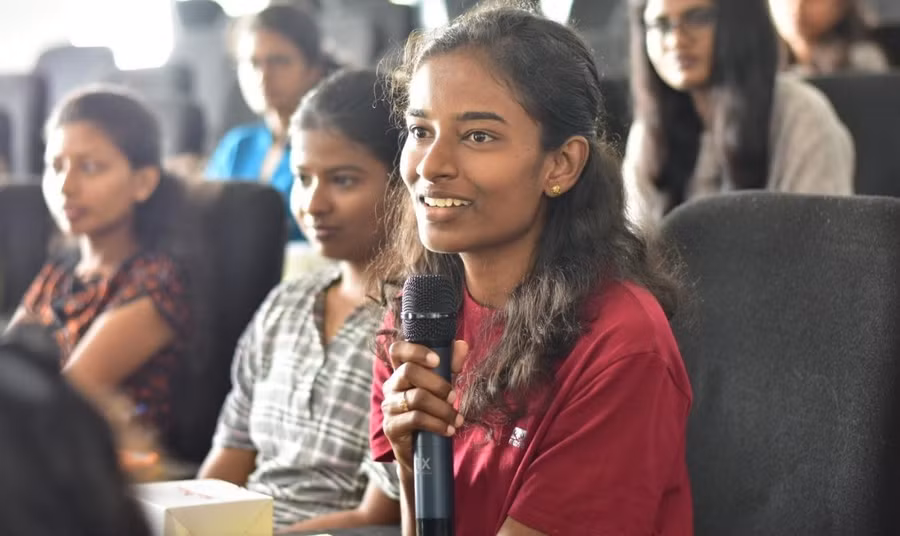 Nhiều nữ sinh Sri Lanka nghỉ học vì không có băng vệ sinh.