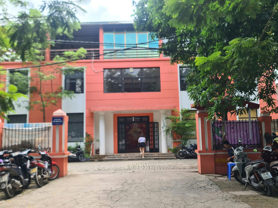 Hộ kinh doanh Đỗ Thành Nhớ (cổ đông) với Công ty Ăn cùng bà Tuyết tại Lô A2 CN8, Cụm công nghiệp Từ Liêm đang hoạt động. cong-ty-an-cung-ba-tuyet-vi-sao-giai-the-dia-diem-san-xuat-bien-mat-2.jpg
