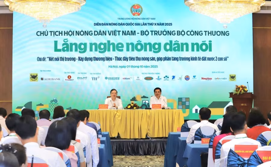 Quang cảnh Diễn đàn.