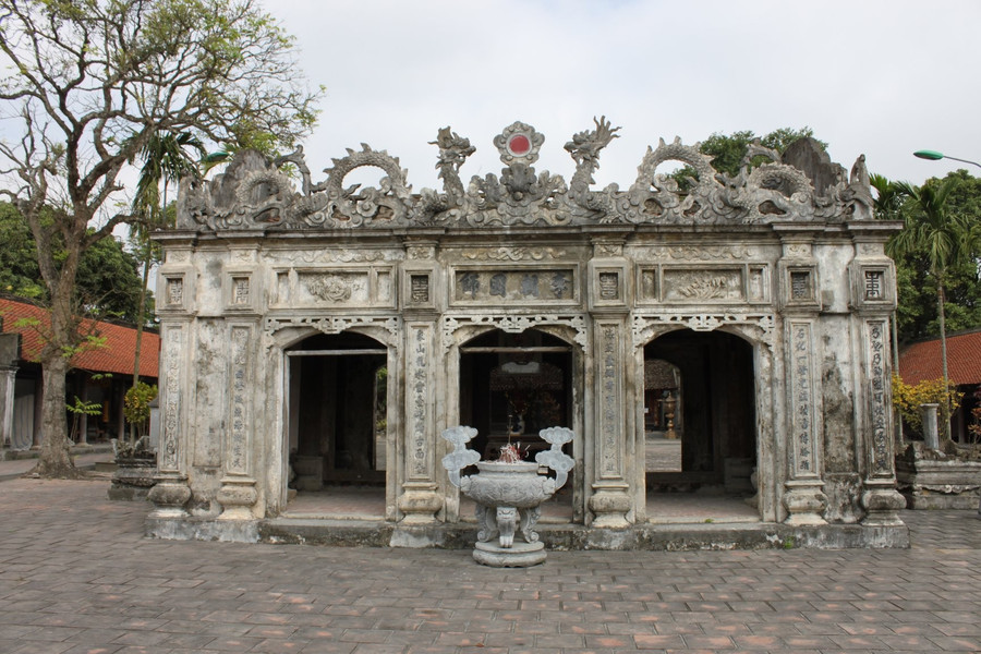 Đền Thánh Nguyễn nguyên là Viên Quang tự do chính tay Thiền sư Minh Không xây dựng năm 1121.