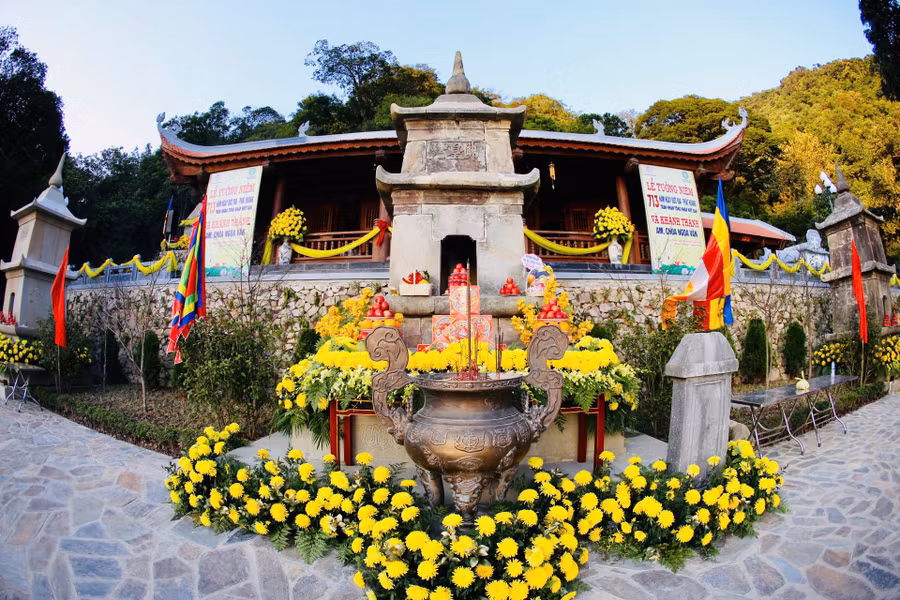 Am chùa Ngọa Vân thuộc Khu di tích lịch sử nhà Trần ở Đông Triều (Quảng Ninh). Ảnh: T.T.