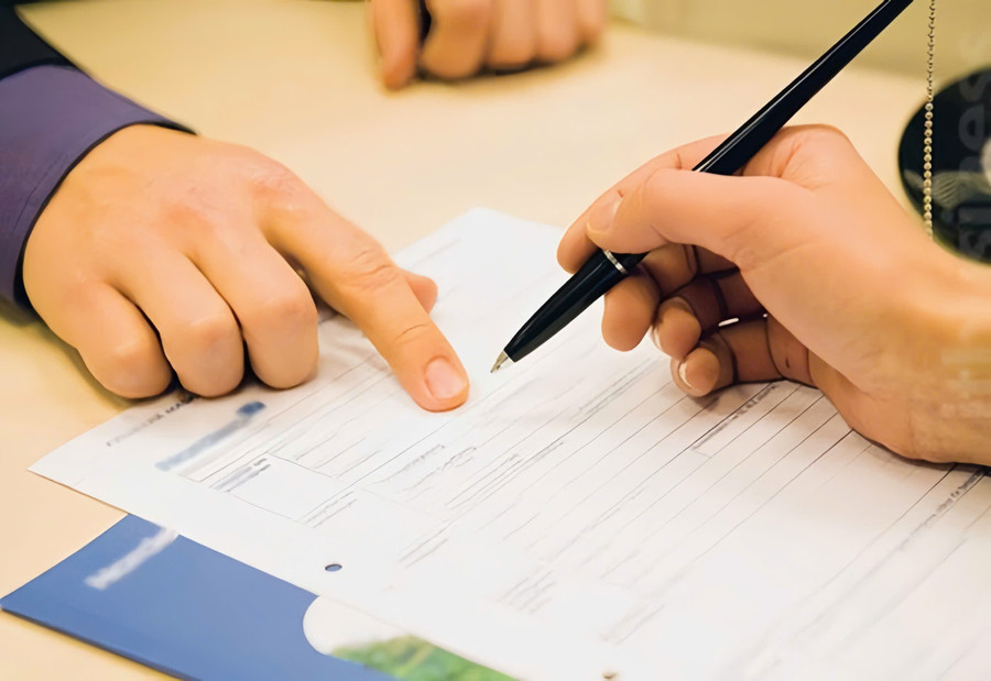 Người mua gói tập có thể dễ dàng trở thành 'con mồi' cho nợ tín dụng. Ảnh minh họa: INT