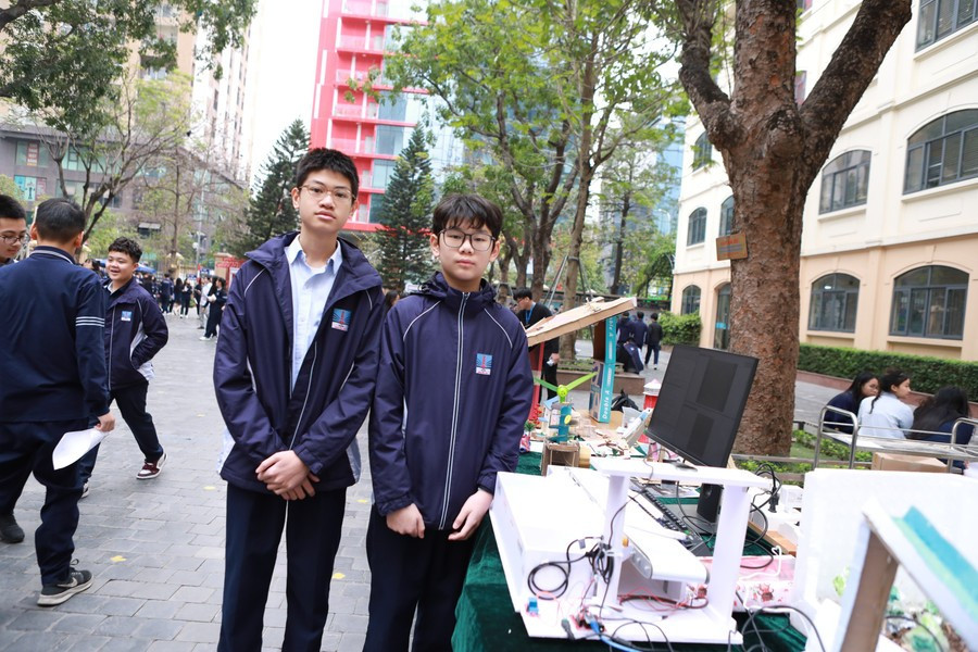 Hệ thống phân loại rác bằng công nghệ AI của học sinh Hà Nội.