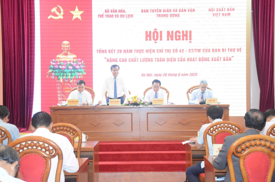Hội nghị tổng kết 20 năm thực hiện chỉ thị 42 nhận được nhiều đề xuất đổi mới chính sách xuất bản. xay-dung-he-tri-thuc-tu-van-hoa-doc-2.jpg
