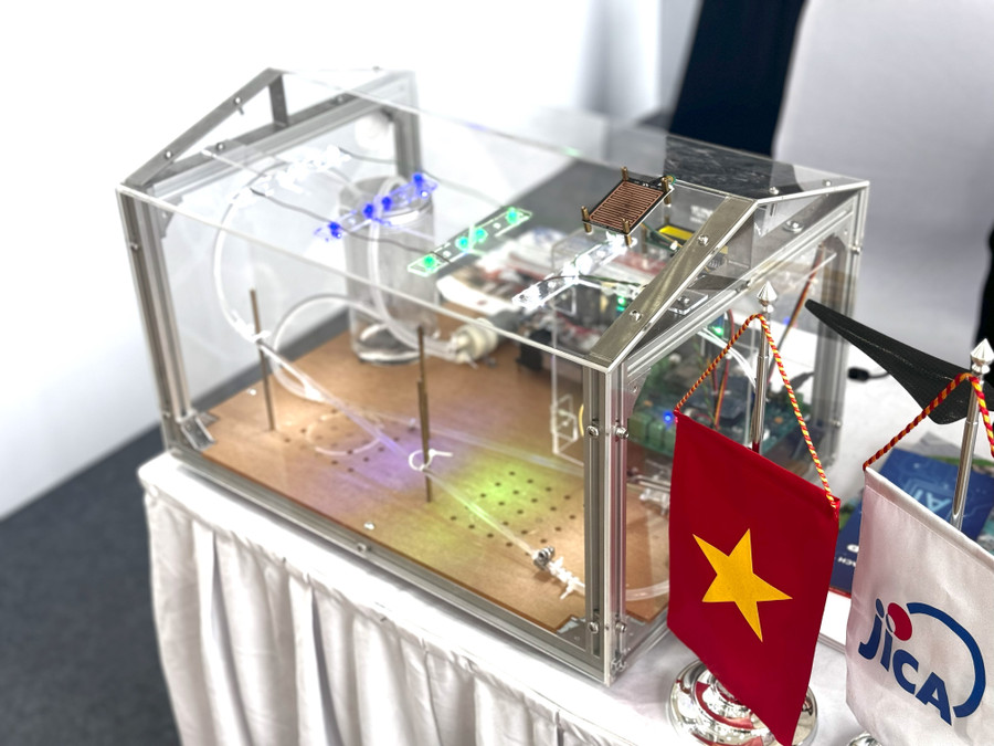 Mô hình đổi mới sáng tạo smart-farm (nông trại thông minh) từ ý tưởng của sinh viên Trường Đại học Việt Nhật JICA (ĐHQGHN).