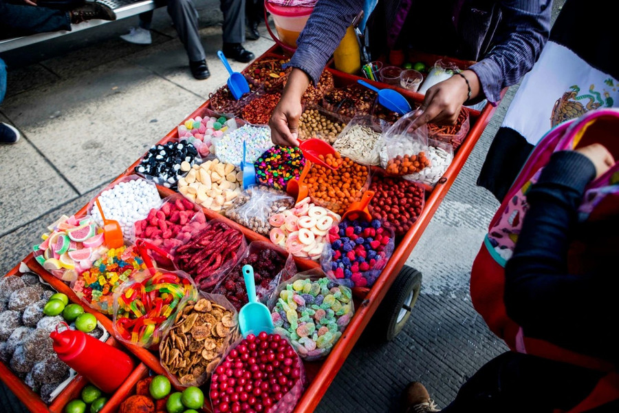 Các món ăn vặt độc hại sẽ bị cấm bán tại các trường học Mexico.