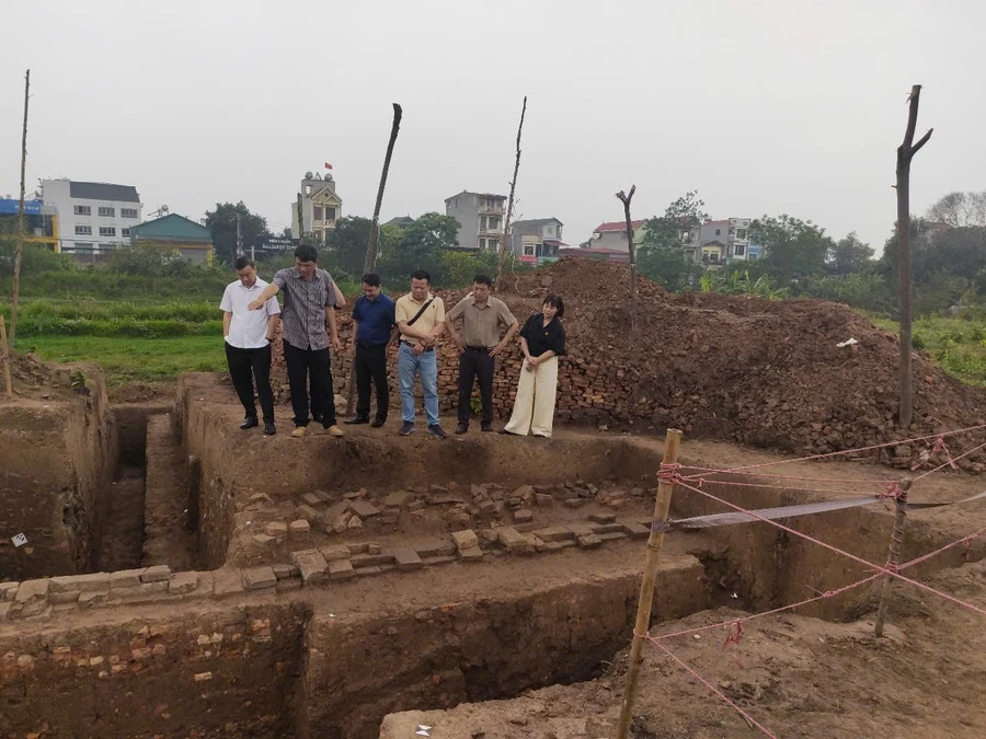 Hiện trường khai quật di tích thành cổ Luy Lâu năm 2025.