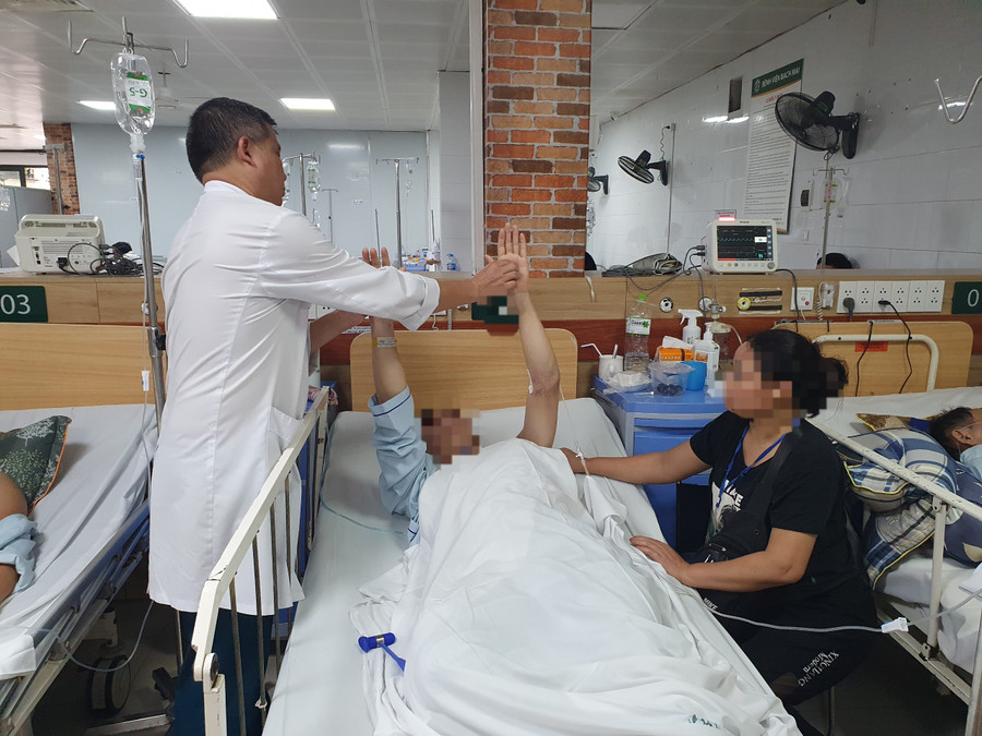 Trung tâm Chống độc - Bệnh viện Bạch Mai từng tiếp nhận nhiều bệnh nhân ngộ độc thuốc lá điện tử. Ảnh: BVCC