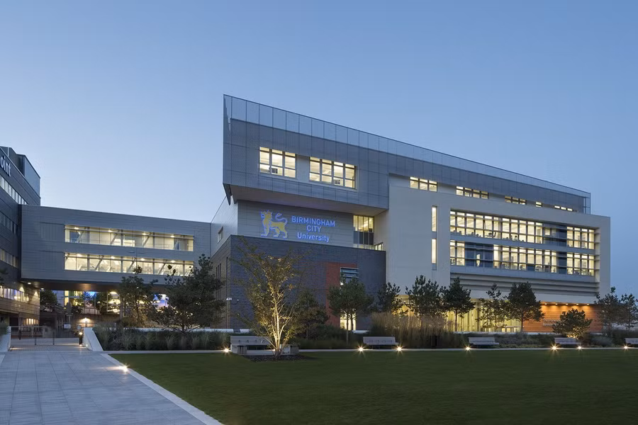 Đại học Birmingham, Anh giảm học phí cho sinh viên từ Ấn Độ và Đông Nam Á.