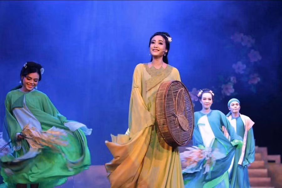 Nghệ sĩ Hồng Ánh trong vở 'Dưới bóng giai nhân'. Ảnh: FB nhân vật