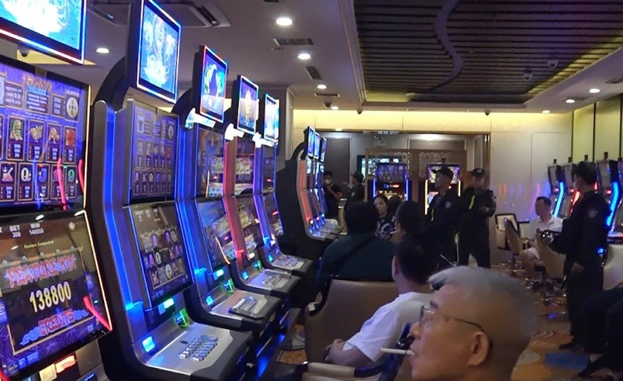 Bên trong sòng bạc ở King Club. Ảnh: CACC