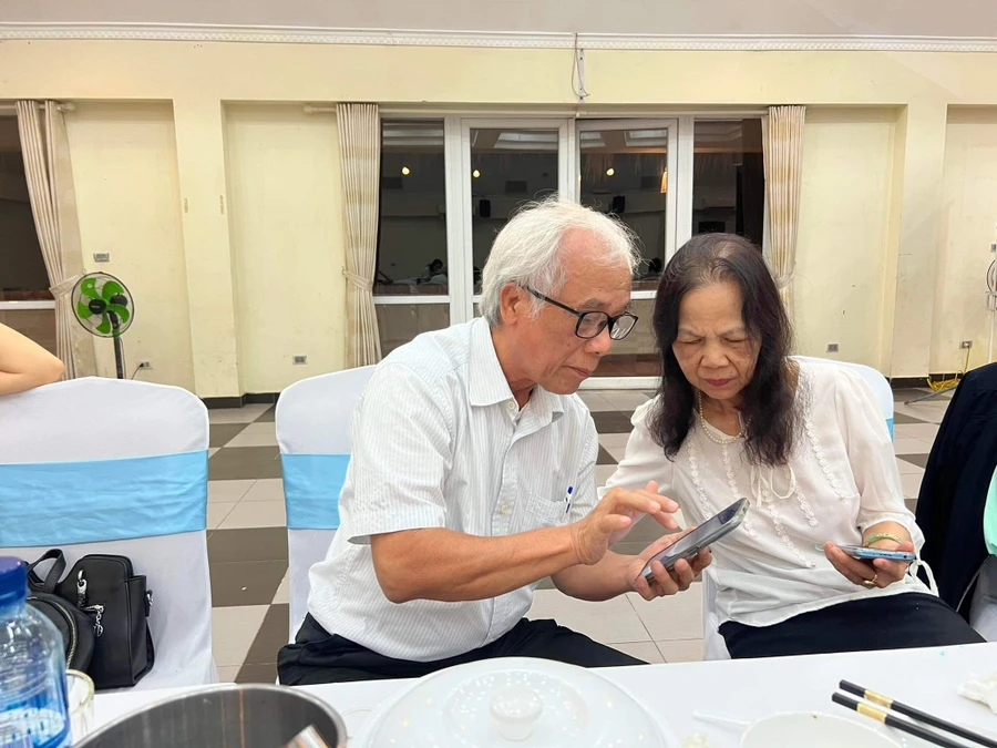 Nhà giáo Vũ Ngọc Khôi tại một hội thảo khoa học. Ảnh: NVCC.