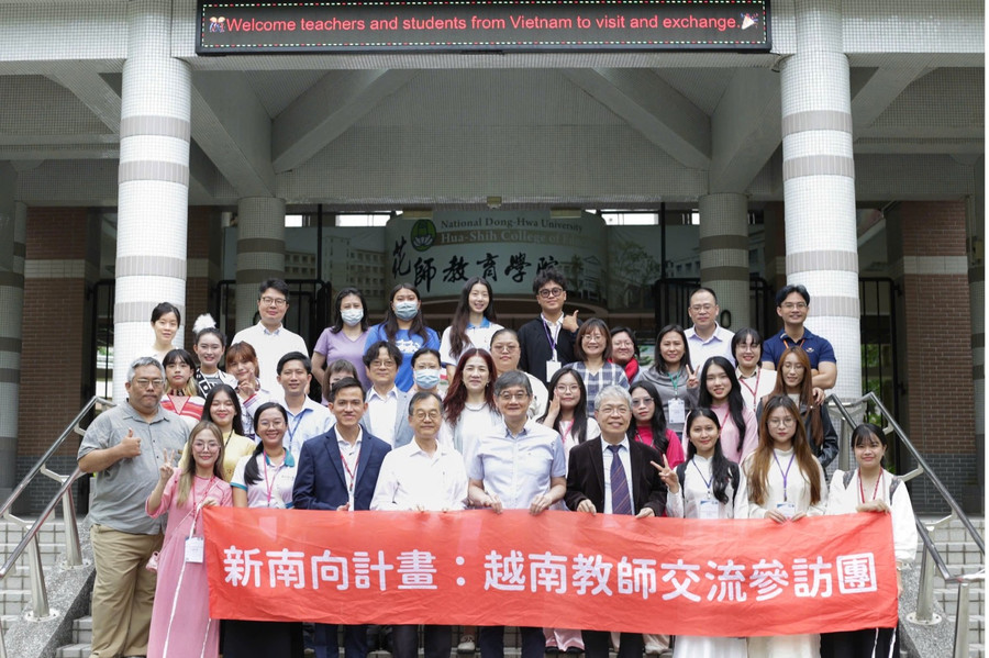 Đoàn giảng viên, sinh viên Khoa Lý - Hoá, Trường Đại học Sư phạm, Đại học Đà Nẵng tham gia chương trình trao đổi và dự Hội thảo STEAM 2025 tại Đại học Quốc gia Đông Hoa. Ảnh: NTCC giang-vien-dai-hoc-dai-cat-tim-vang-tu-khau-tuyen-chon-2.jpg