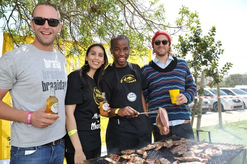 Ngày nay, Braai là sự kiện giao lưu phổ biến. mon-nuong-ngoai-nhap-ket-noi-nguoi-nam-phi-5.jpg