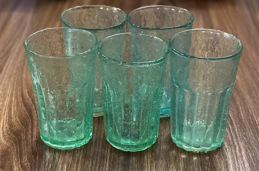 Chiếc cốc 'huyền thoại' dùng để uống bia có nhiều bọt khí bên trong.