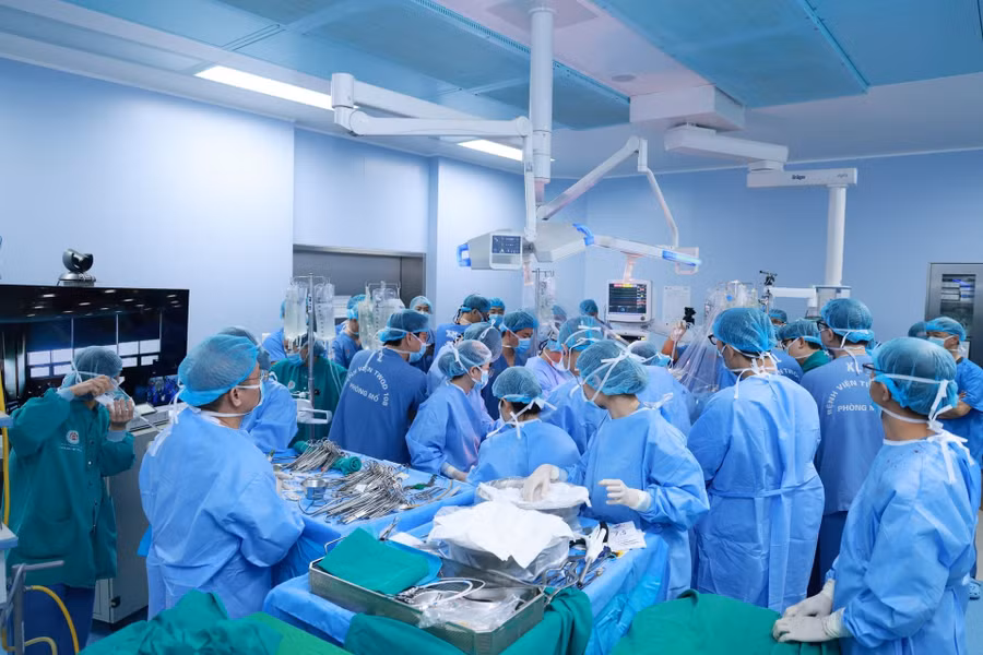 Một ca lấy - ghép tạng được thực hiện bởi các y bác sĩ Bệnh viện Trung ương Quân đội 108. Ảnh: BVCC