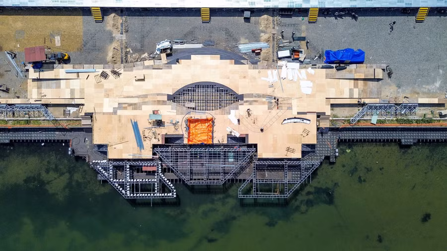 Sân khấu DIFF 2025 nhìn từ trên cao.